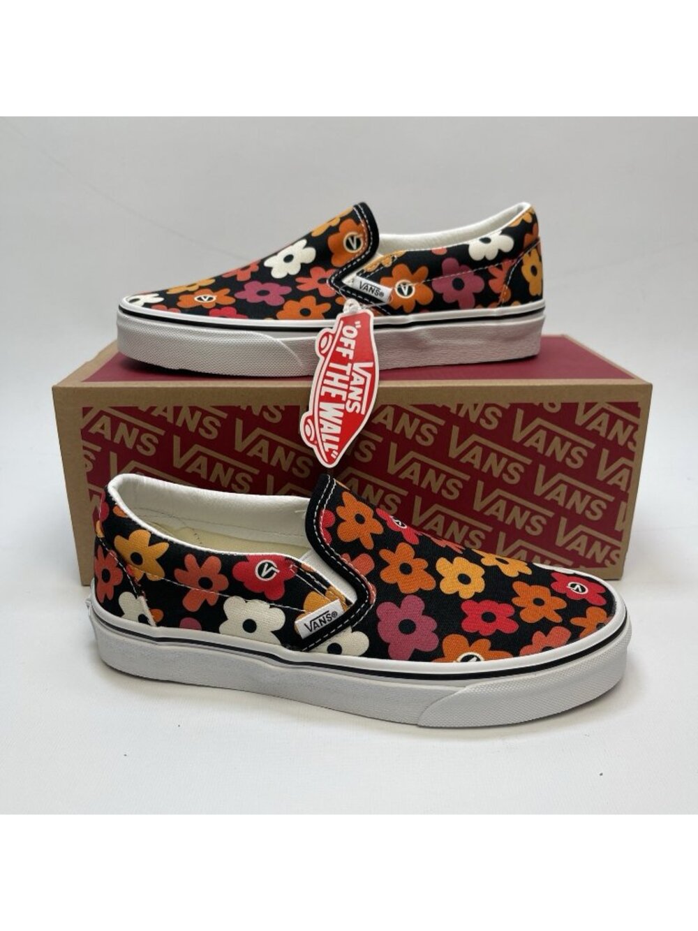 Vans Classic Slip On Flower Black Floral Skate Shoe Sneaker Women 7 / Men 5.5 US